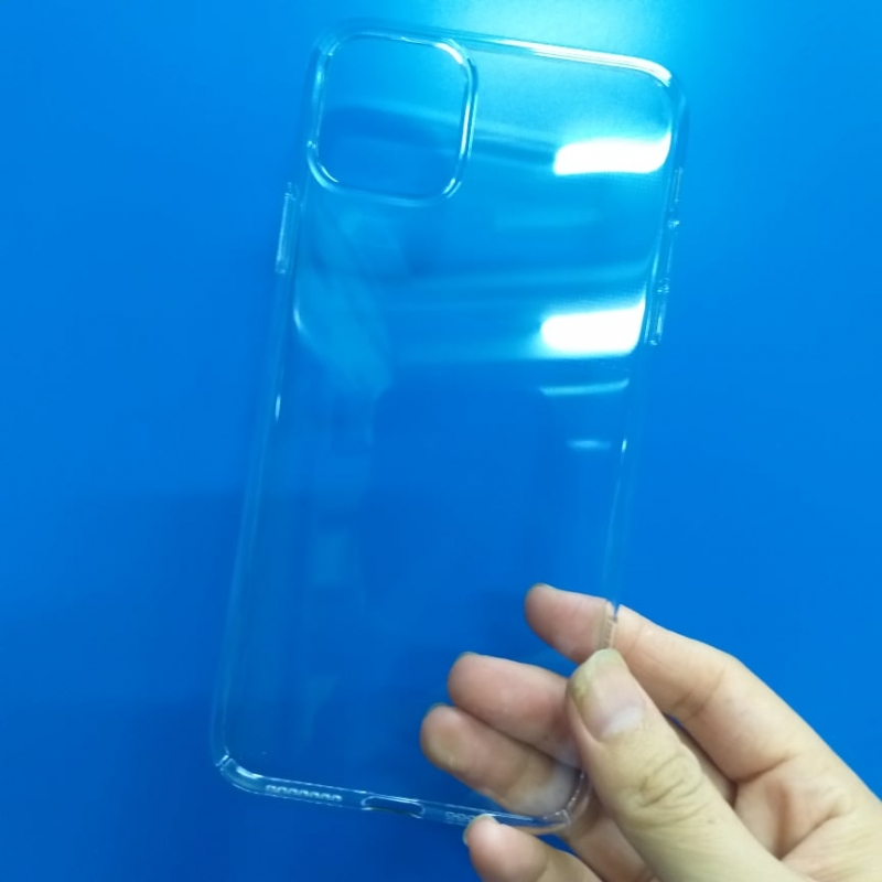 Ốp Lưng iPhone 11 Pro Max Cứng Trong Suốt Hiệu Memumi phủ nano chống xước, chất liệu cứng cáp, không ố vàng hay xỉn màu khi sử dụng.
